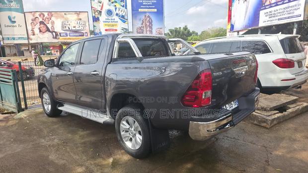 Toyota Hilux Revo Double Cab Deisel 2.8 AWD 2019 Gray photo 7
