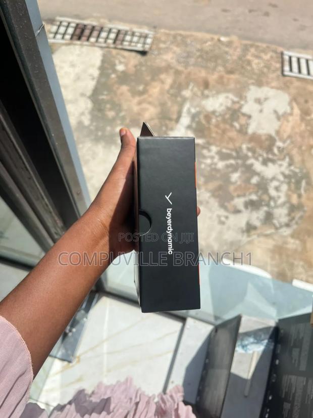 Beyerdynamic Amiron 300 True Wireless Earbuds photo 3