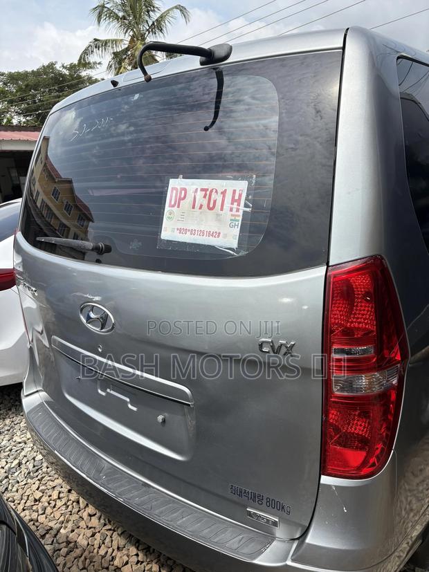 Hyundai Starex 2015 Grey