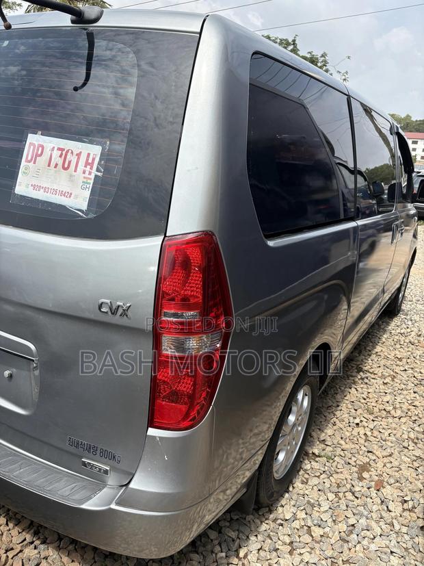 Hyundai Starex 2015 Grey