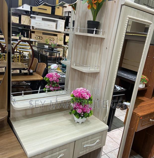 Elegant Dressing Mirror With Cabinet · Photo 4