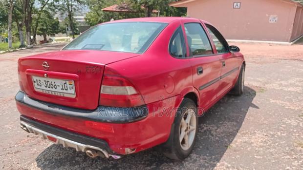 Opel Vectra Break 1.6 2000 Red