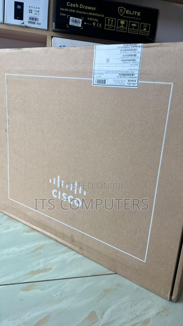 Cisco Catalyst 1300-48p-4g Managed Switch · Photo 3