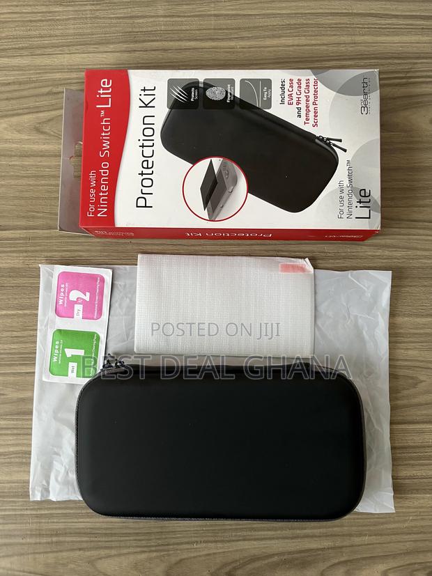 Nintendo Switch Lite Carrying Case + Screen Protector photo 2