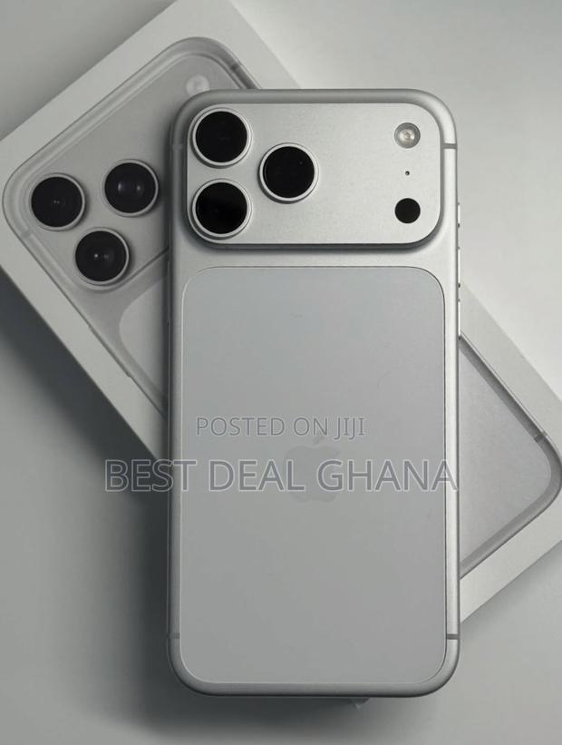 New Apple iPhone 17 Pro Max 256 GB Silver photo 2