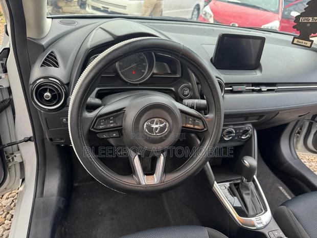 Toyota Yaris iA 1.5 FWD 2019 White photo 5