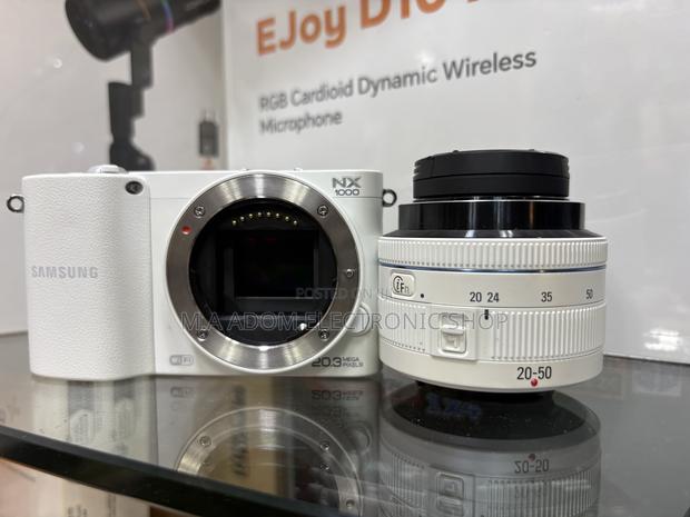 Used Samsung Nx100 Interchangeable Lens Camera