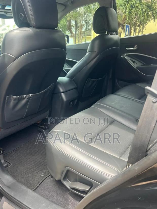 Hyundai Santa Fe 2014 Black photo 9