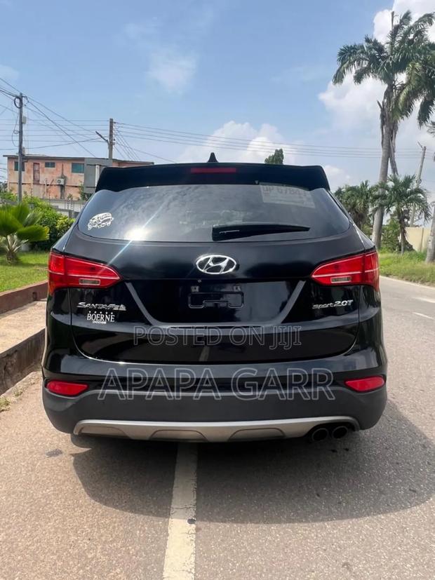 Hyundai Santa Fe 2014 Black photo 11