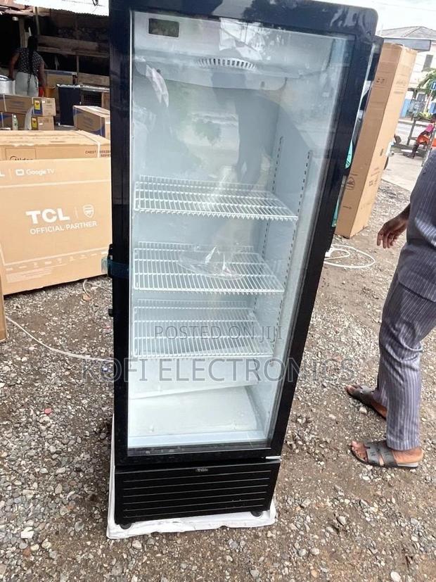 Tcl 325l High-capacity Display Refrigerator Sleek Black Finish · Photo 2