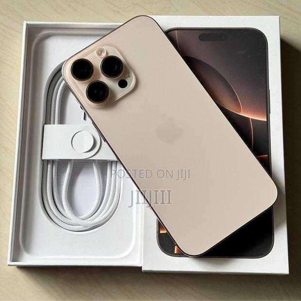 Apple iPhone 16 Pro Max 512 GB Gold · Photo 4