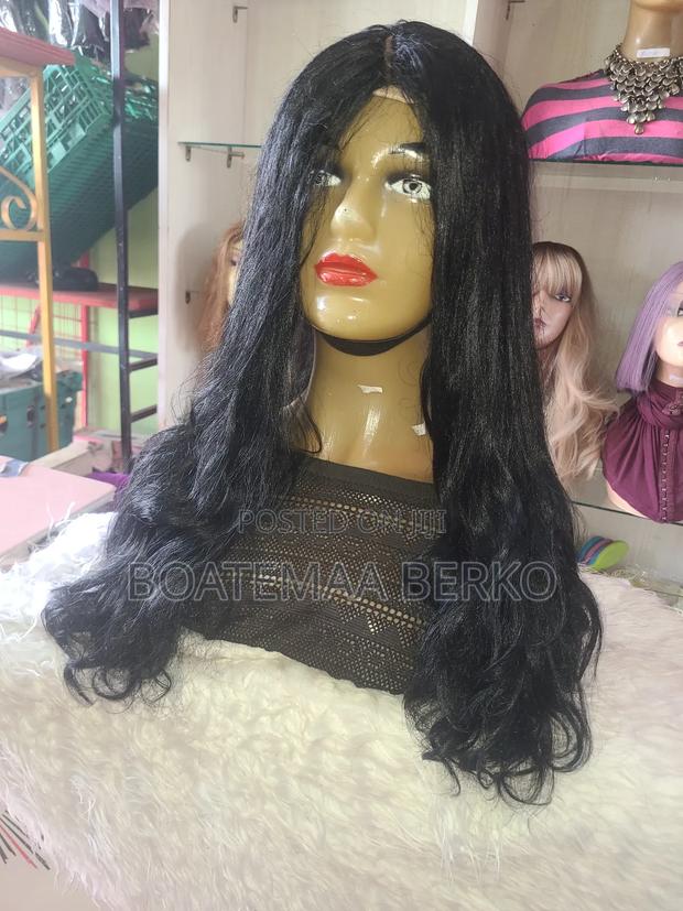 Black Wavy Wig photo 3