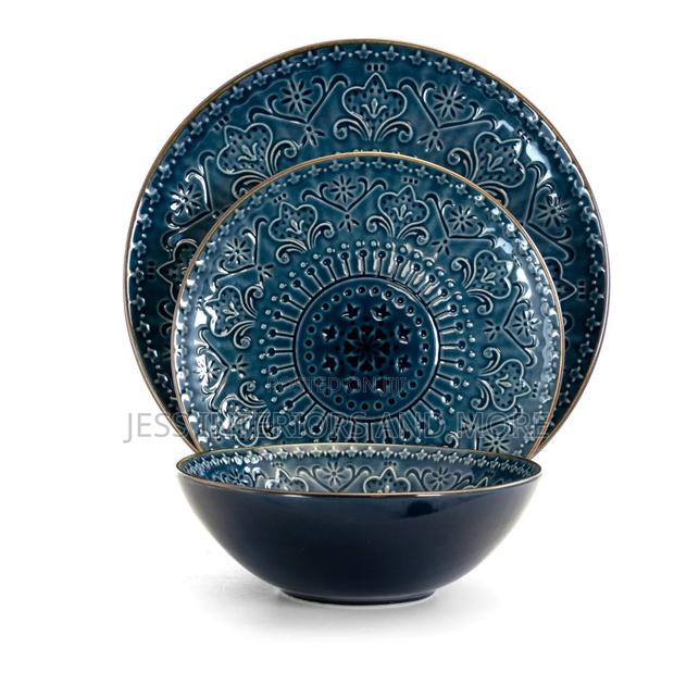 Mozaic 16-Piece Stoneware Dinnerware photo 2