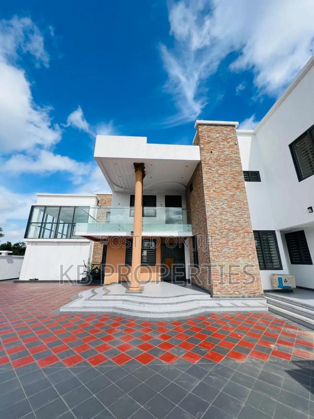 5bdrm Mansion in Kb Properties, East Legon for sale · Photo 2