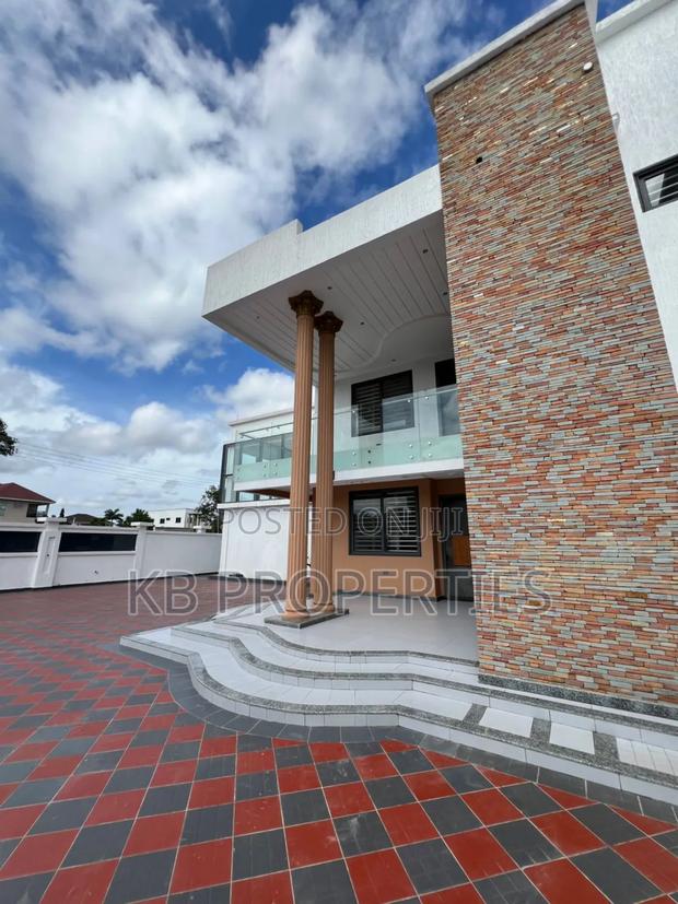 5bdrm Mansion in Kb Properties, East Legon for sale · Photo 3