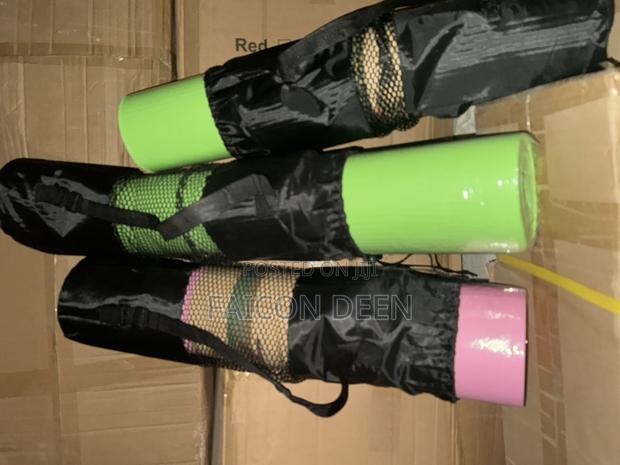 Premium Thick Yoga Mats for All Workouts + Free Bag / Carrier · Photo 2