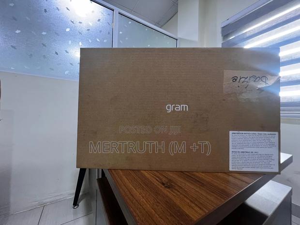 New Laptop LG Gram 15.6 16GB Intel Core I7 SSD 1T
