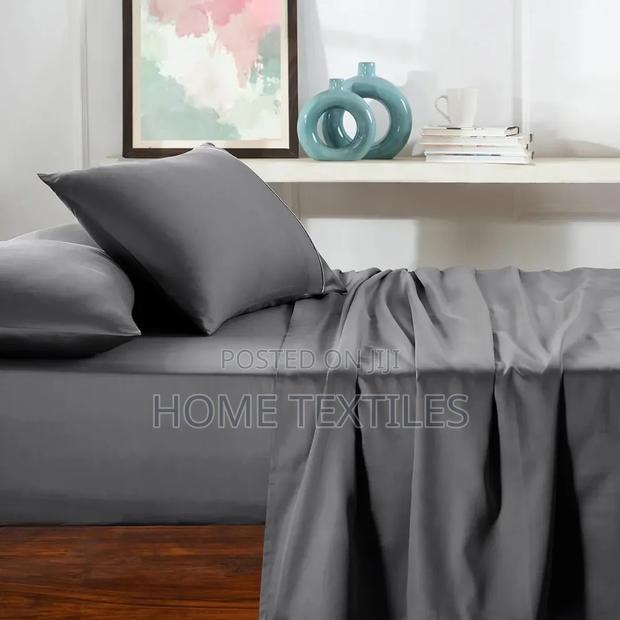 6 Pieces Charcoal Grey Bedsheet (1fitted,1flatsheet and 4 Pillowcases) · Photo 2