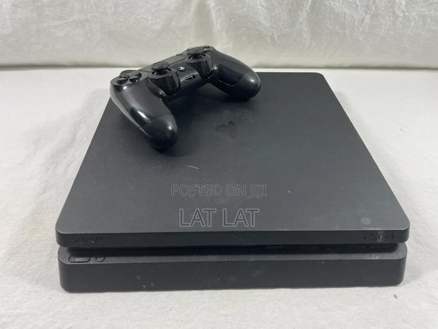 Ps4 Slim Jailbroken With 8 Games · Photo 3