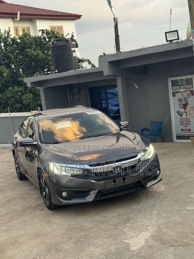 Honda Civic Touring 4dr Sedan (1.5L 4cyl) 2017 Gray