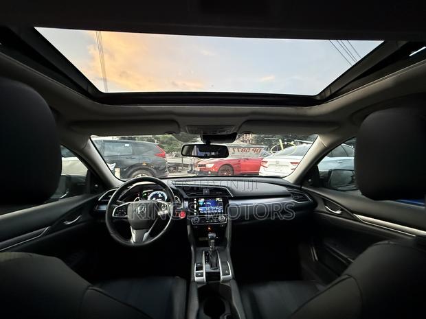 Honda Civic Touring 4dr Sedan (1.5L 4cyl) 2017 Gray