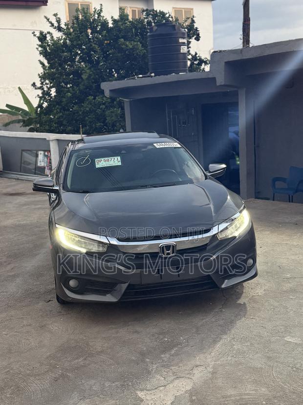 Honda Civic Touring 4dr Sedan (1.5L 4cyl) 2017 Gray