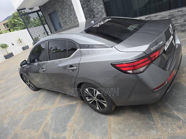 Nissan Sentra SV 2021 Gray