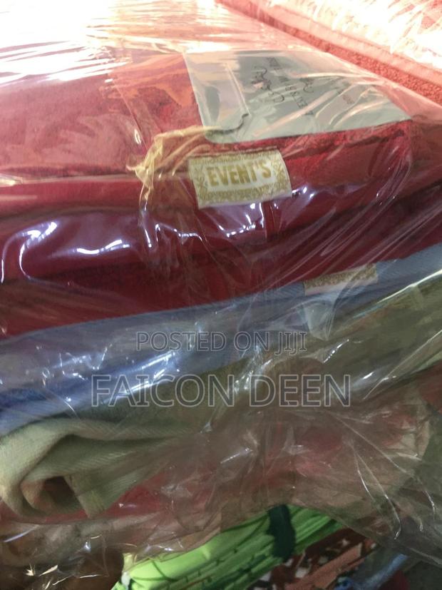 Cotton Thick Luxurious Saloon Towels · Photo 1