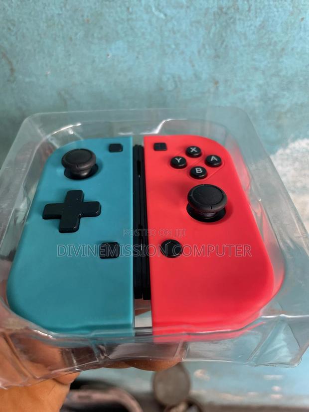 Nintendo Wireless Pro Game Controller photo 2