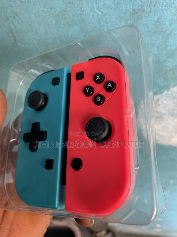 Nintendo Wireless Pro Game Controller photo 3