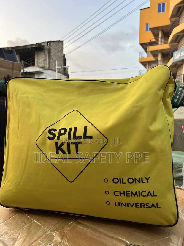 Spill Kit (Oil/Chemical/Universal)