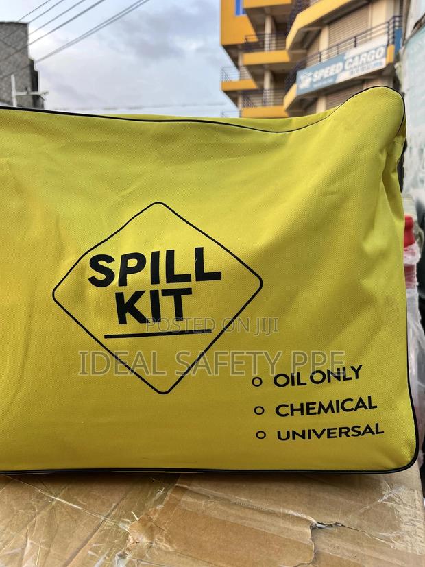 Spill Kit (Oil/Chemical/Universal)