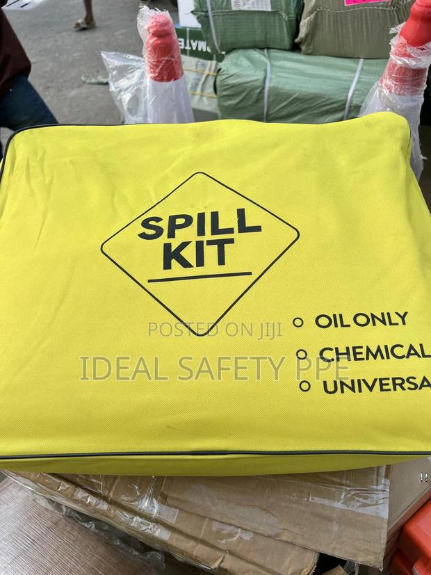 Spill Kit (Oil/Chemical/Universal)