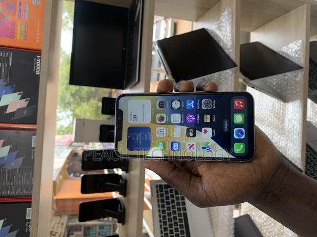 Apple iPhone 11 Pro 64 GB White photo 4