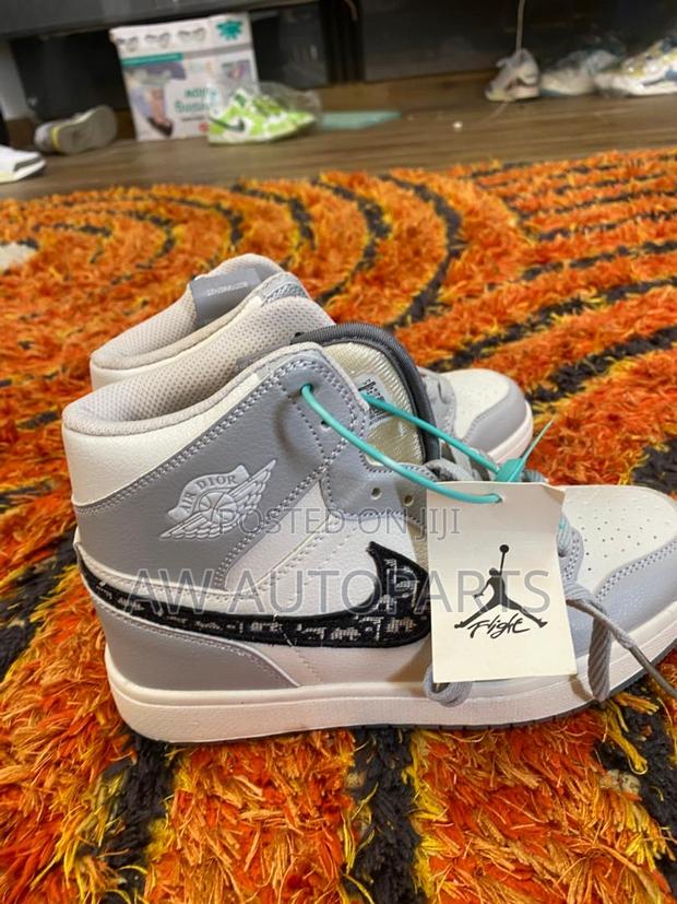 Nike Jordan Sneaker · Photo 4