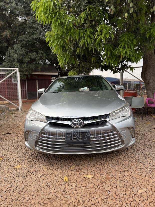 Toyota Camry LE 4dr Sedan (2.5L 4cyl 6A) 2017 Silver