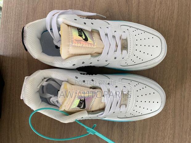 Nike Sneaker · Photo 4
