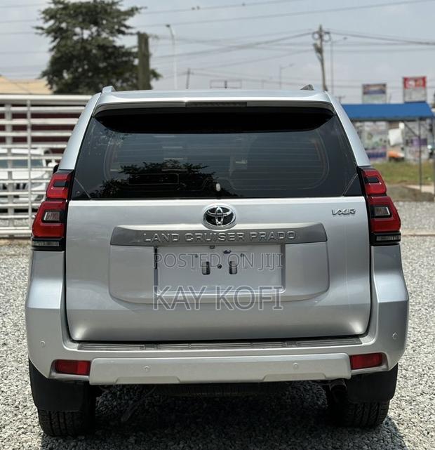 Toyota Land Cruiser Prado 2.7 2019 Silver