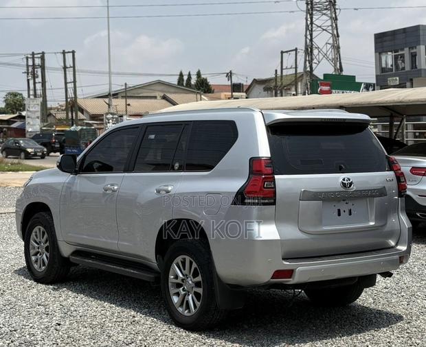 Toyota Land Cruiser Prado 2.7 2019 Silver