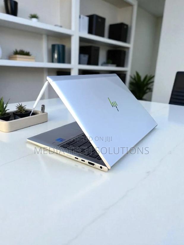 Laptop HP EliteBook 840 G8 16GB Intel Core I7 SSD 512GB · Photo 4