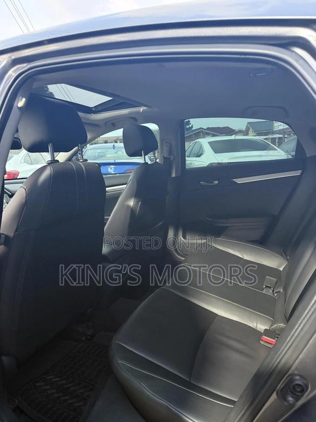 Honda Civic Touring 4dr Sedan (1.5L 4cyl) 2017 Gray