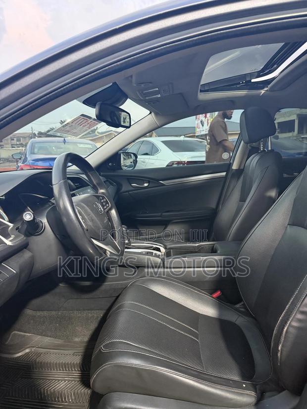 Honda Civic Touring 4dr Sedan (1.5L 4cyl) 2017 Gray