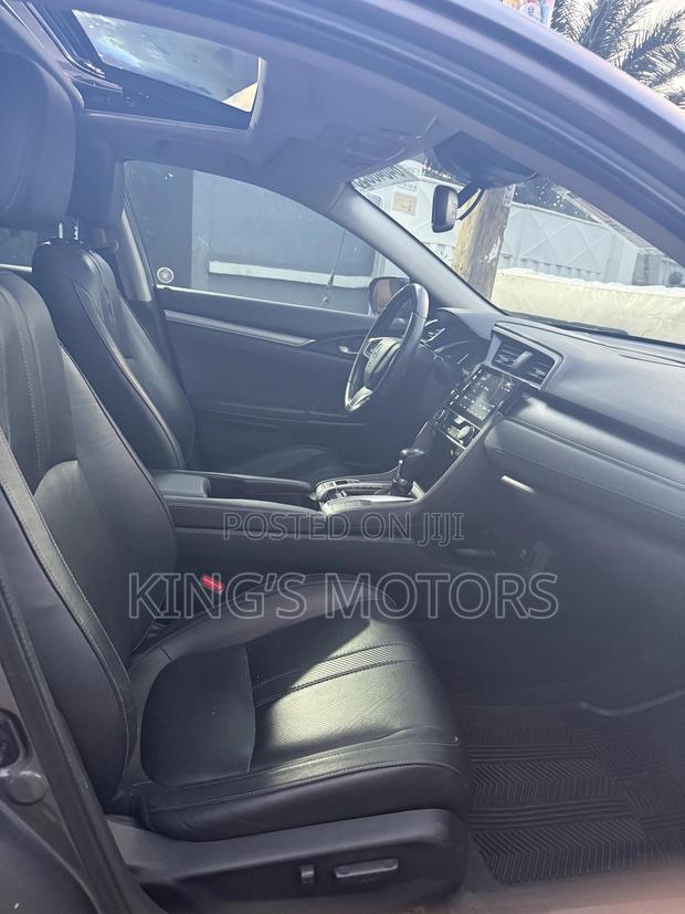 Honda Civic Touring 4dr Sedan (1.5L 4cyl) 2017 Gray