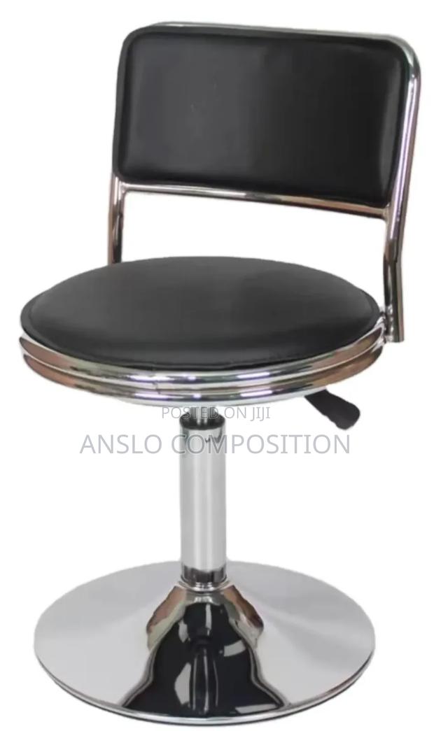 Hospital Pully Beauty Stool · Photo 2