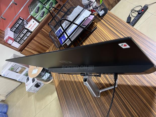 Hp Brand New 27” Monitor photo 3