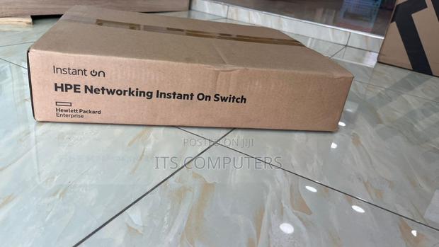 24 Port Hpe Networking Instant on Switch Series 1930 · Photo 2