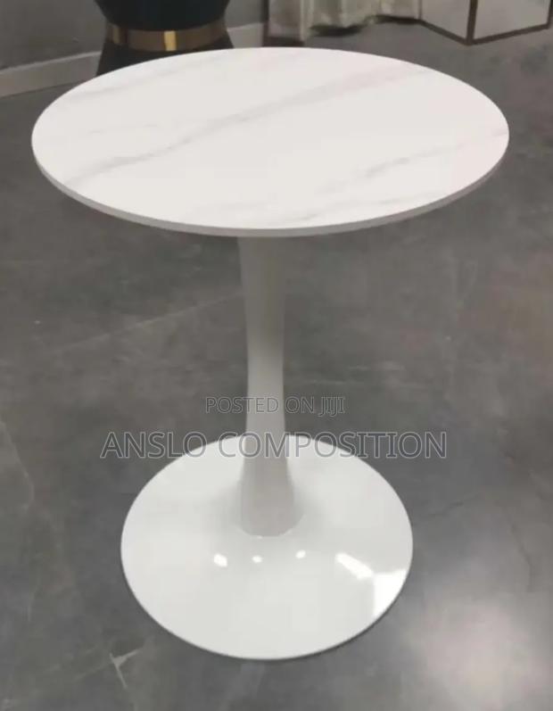 Minimalistic Dinning Table · Photo 4