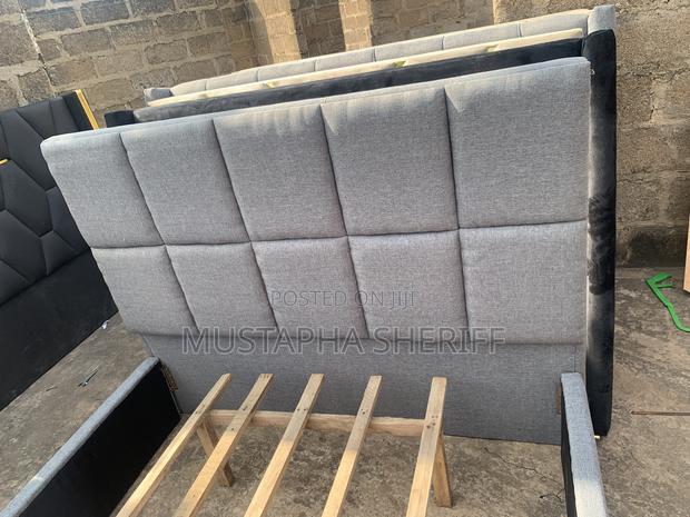 Executive Grey Fabric Tufted Double Bed Fram photo 5