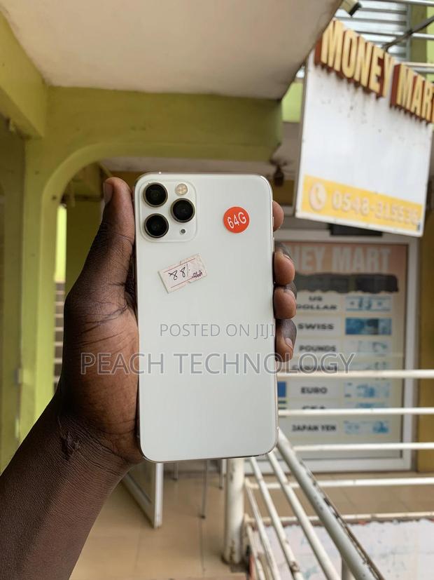 Apple iPhone 11 Pro 64 GB White photo 2
