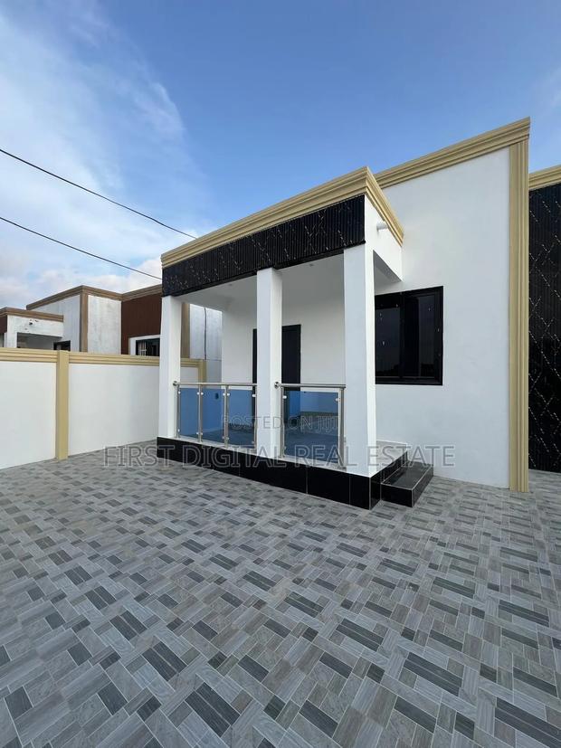 3bdrm House in First Digital Real, Ghana Link Area for sale · Photo 2